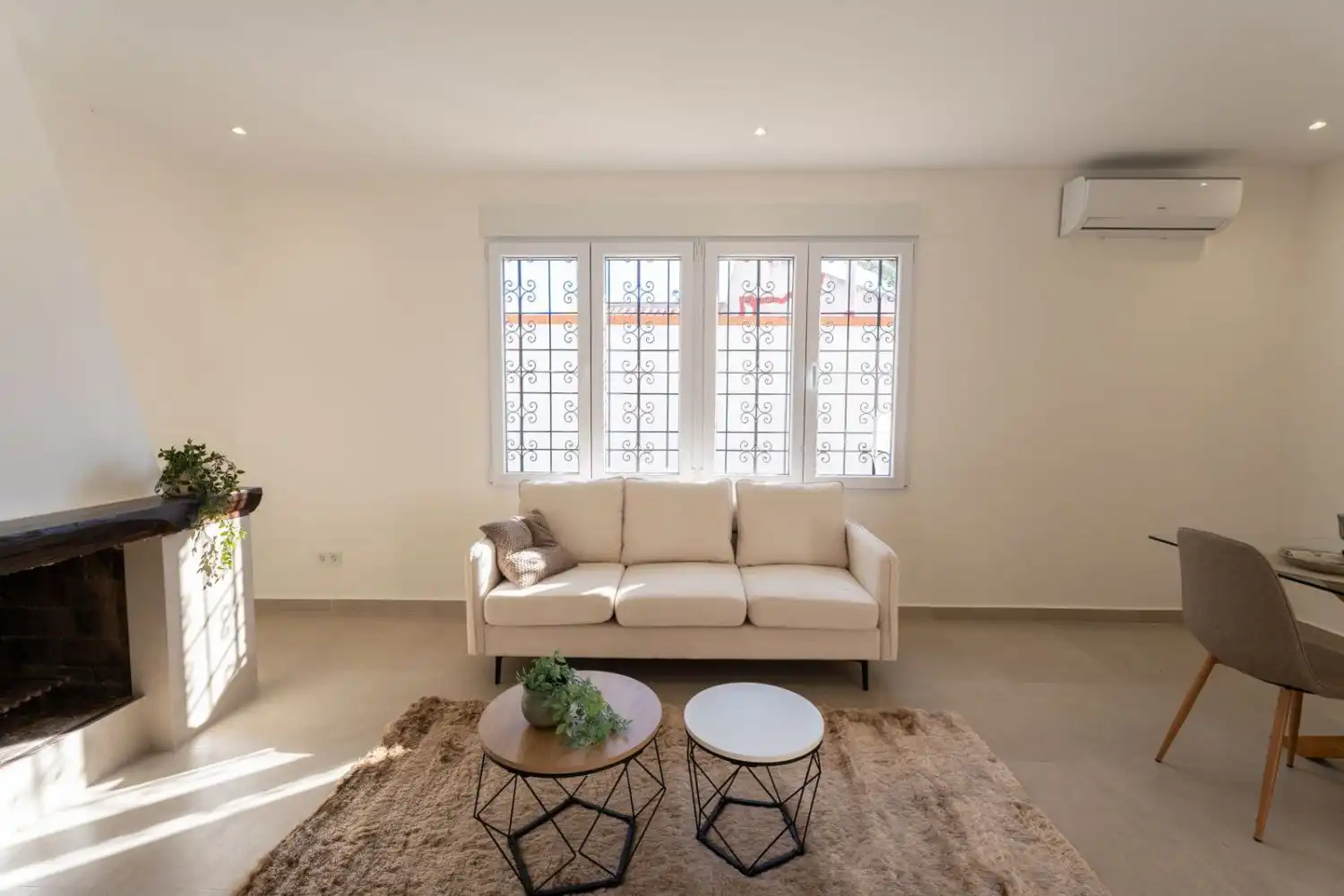 Detached house with pool for sale in Playa de los Locos, imagen 6