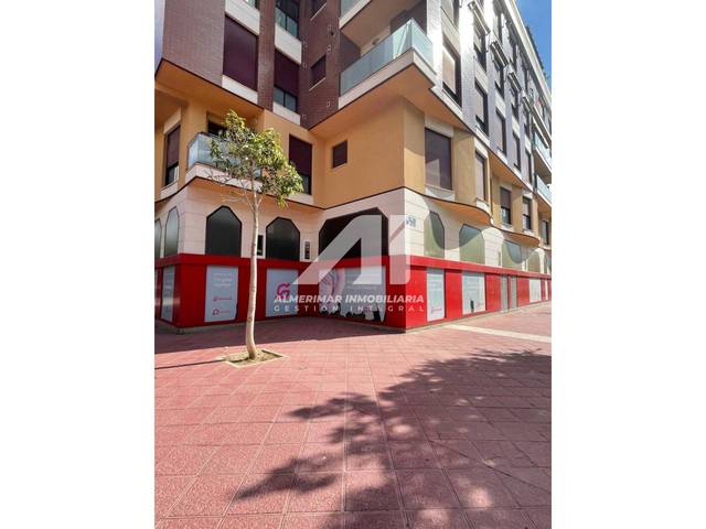 Local comercial en Venta en Vistalegre