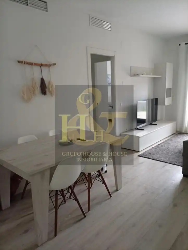 Wohnzimmer von Erdgeschoss zum Verkauf in Jerez de la Frontera mit Klimaanlage, Privatgarten und Gemeinschaftspool