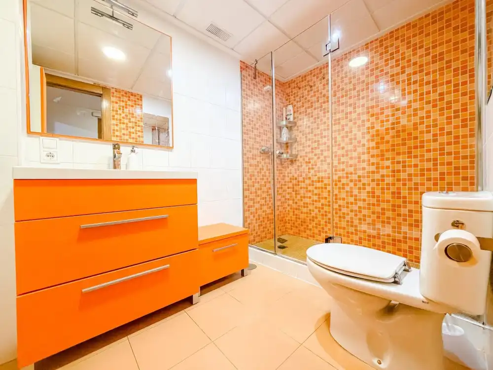 Baño de Apartamento en venta en Elda con Amueblado