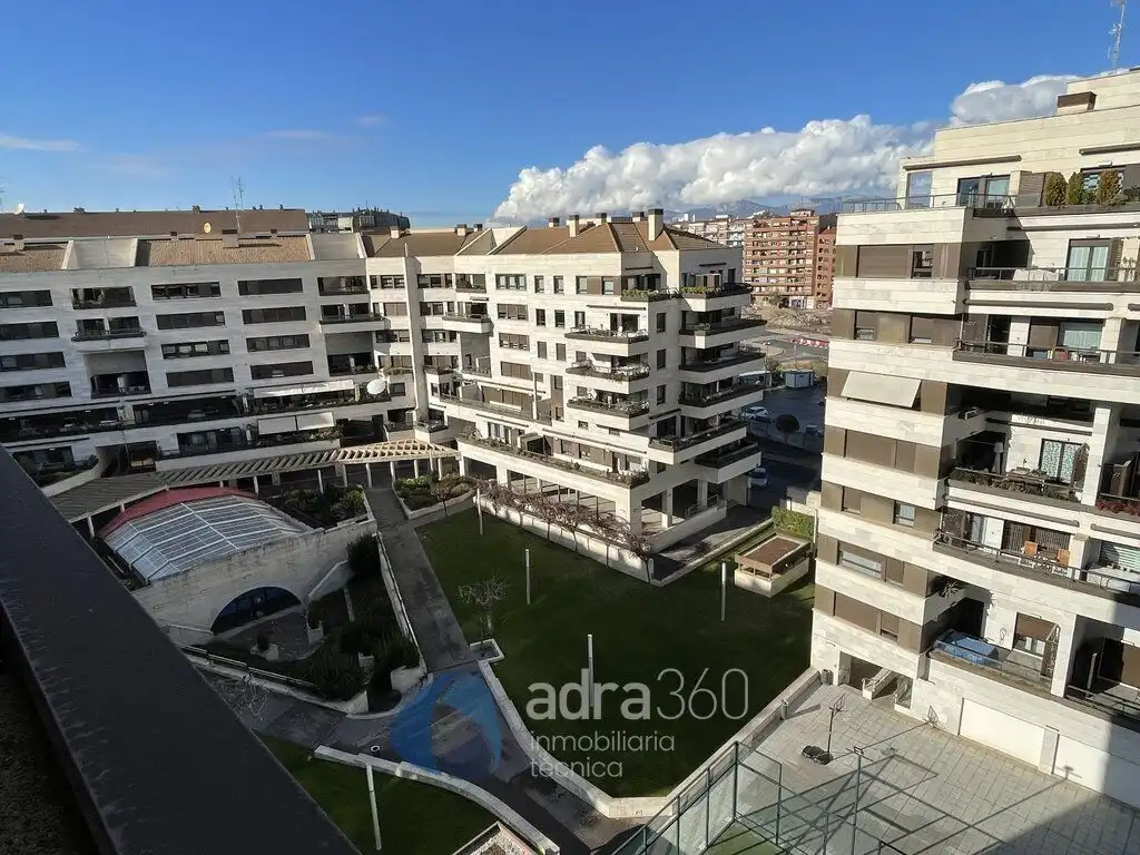 Flat with pool for sale in Marques de Larios, imagen 3