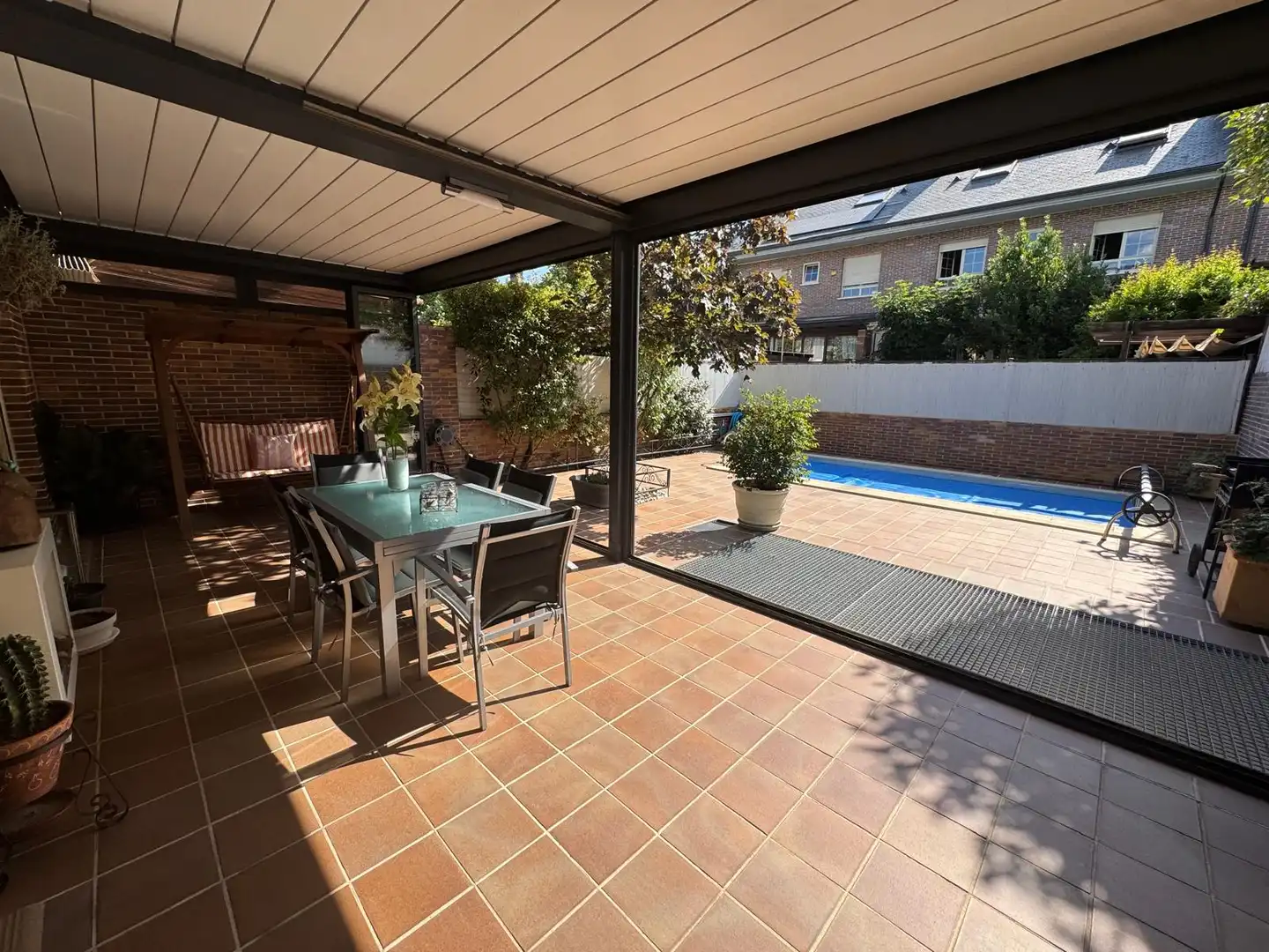 Terraza de Casa adosada en venta en Boadilla del Monte con Aire acondicionado, Calefacción y Jardín privado