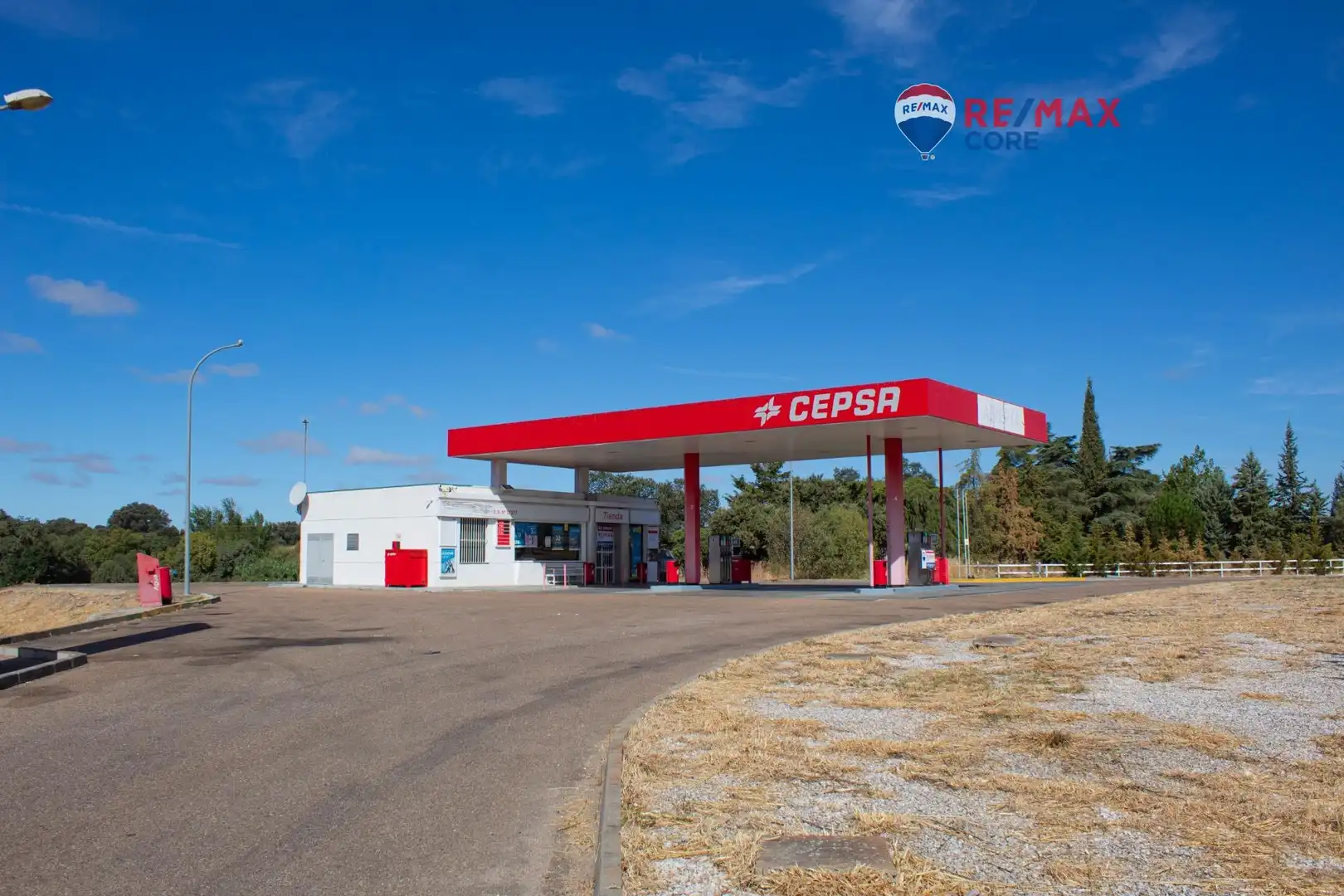 Vista exterior de Local en venda en Badajoz amb Aire condicionat