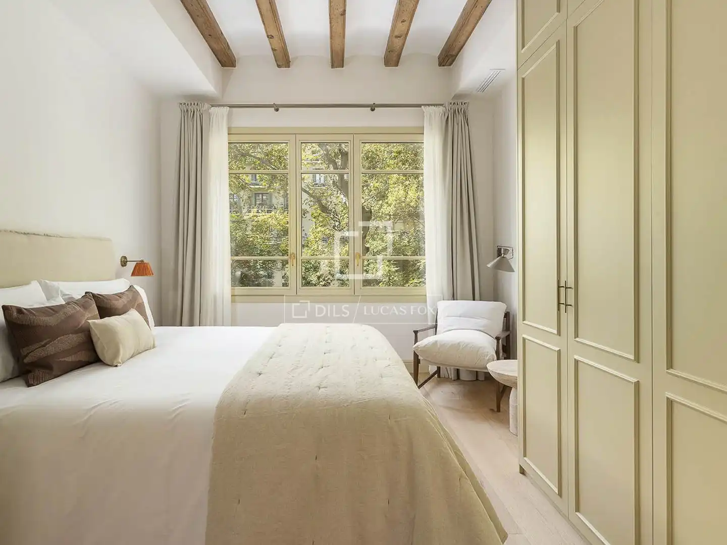 Bedroom of Flat for sale in Barcelona  with Air Conditioner, Heating and Parquet flooring