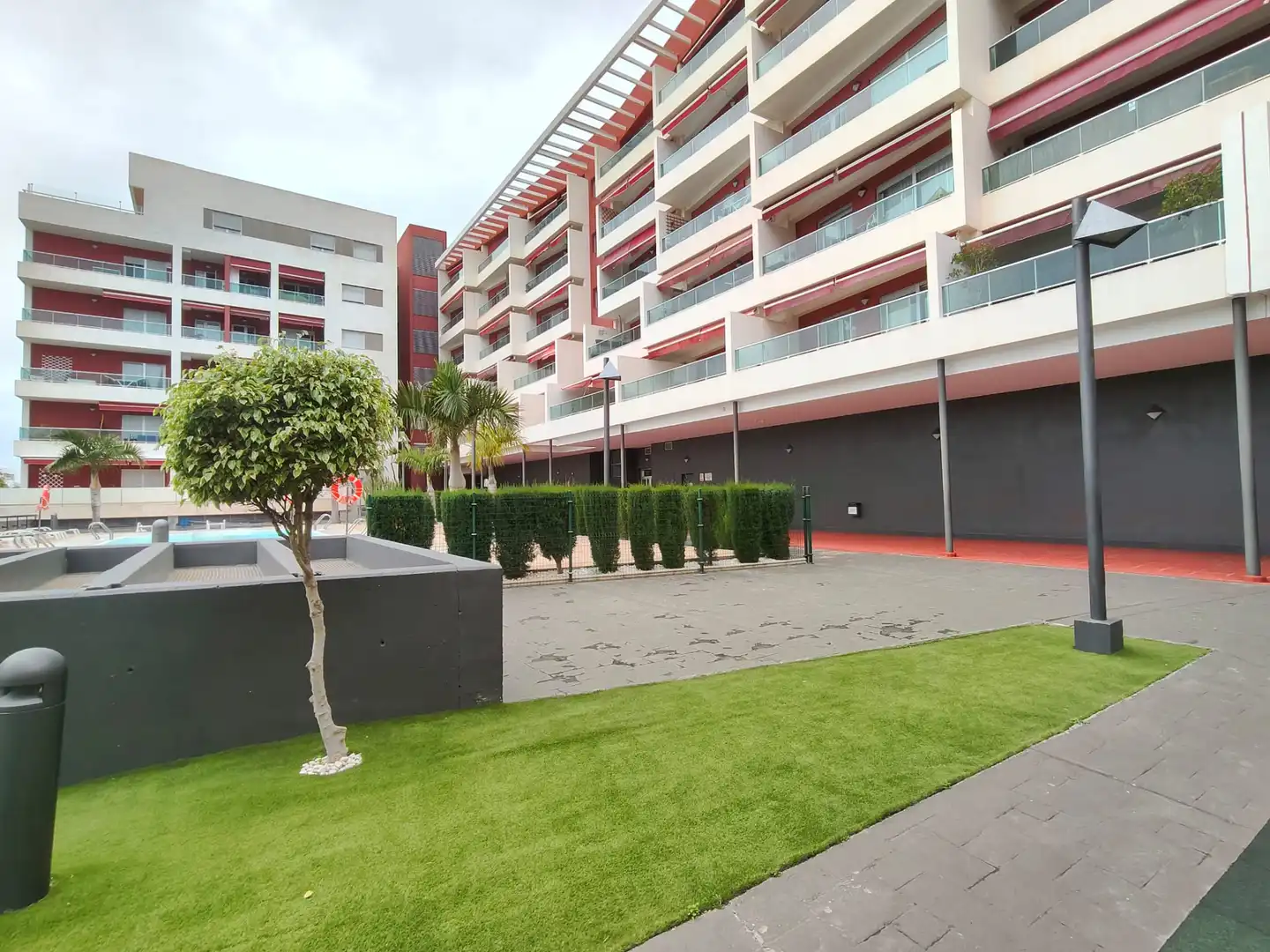 Vista exterior de Pis en venda en Las Palmas de Gran Canaria amb Terrassa, Traster i Piscina comunitària