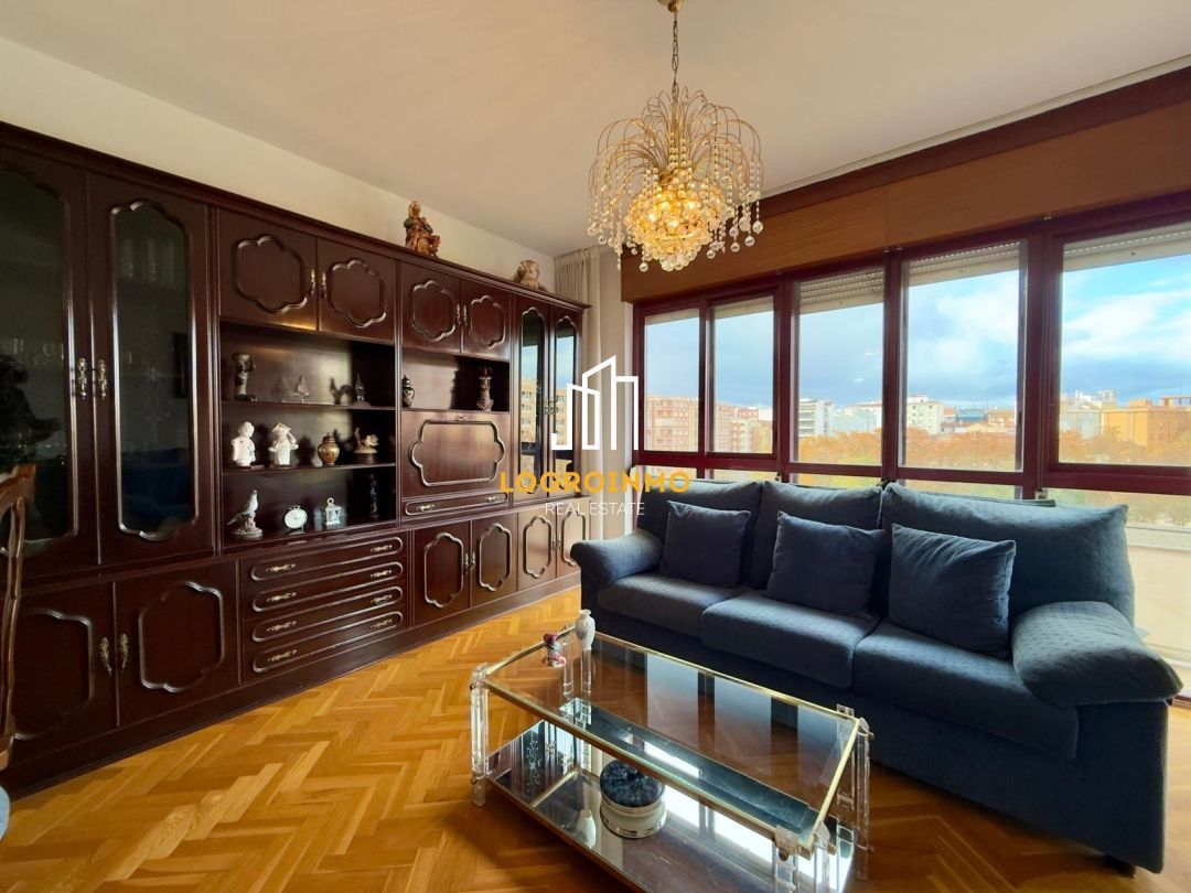 Sala d'estar de Pis en venda en  Logroño amb Calefacció, Terrassa i Traster