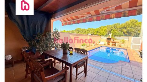 Foto 3 de Casa adosada en venta en Calle Baix Empordà, El Tancat - Mas d'en Gual, El Vendrell