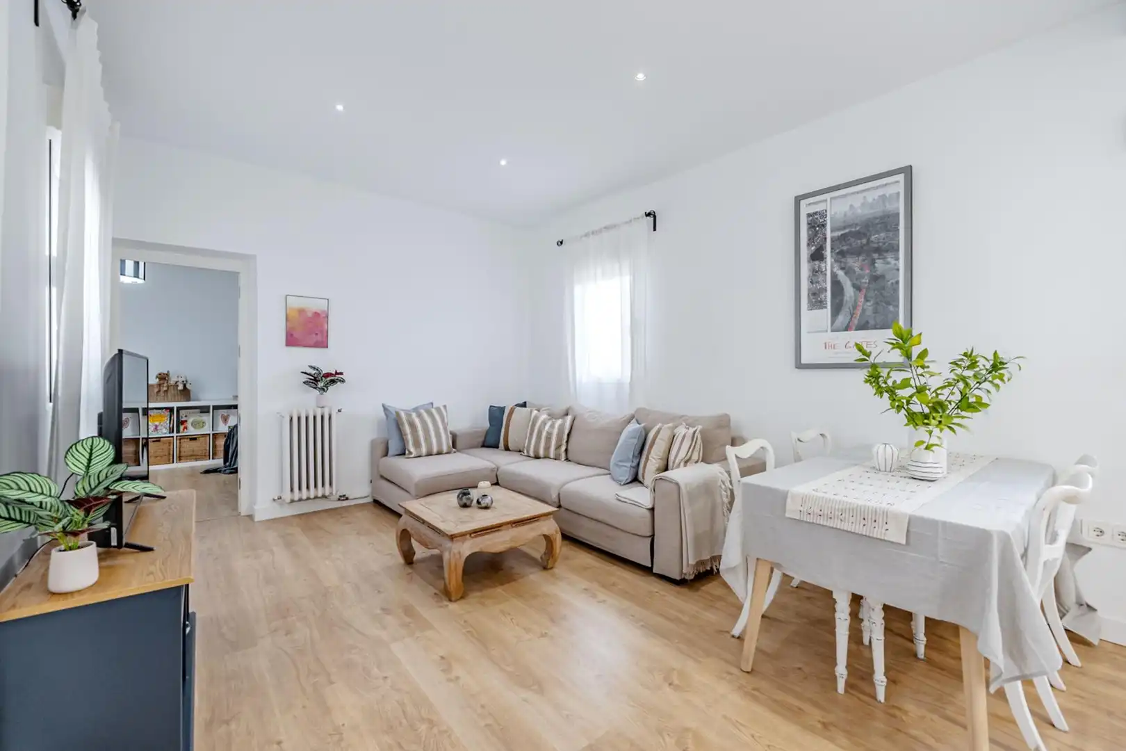 Living room of Flat for sale in Madrid  with Heating