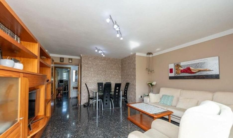 Living room of Flat to rent in Cuenca Capital  with Air Conditioner, Private garden and Storage room