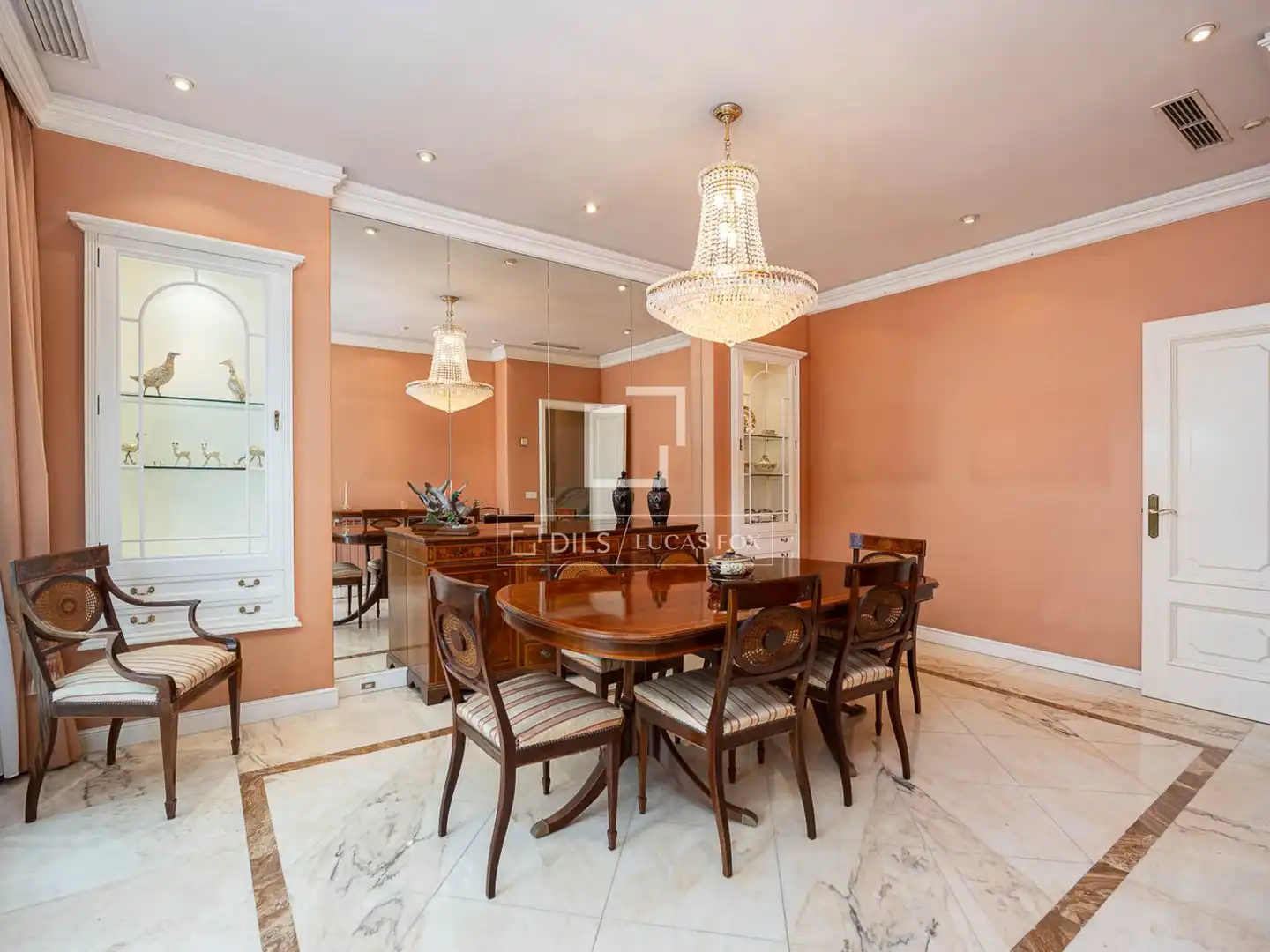 Comedor de Casa o chalet en venta en Barcelona con Aire acondicionado, Terraza y Trastero