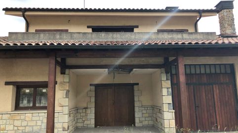 Solvia Inmobiliaria  Chalet independiente Elorrio