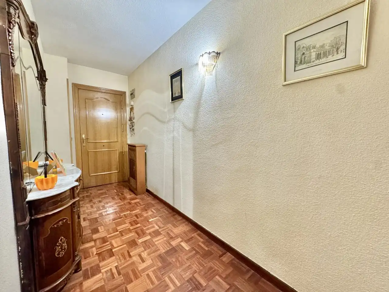 Piso en venta en Ávila con Calefacción, Parquet y Terraza