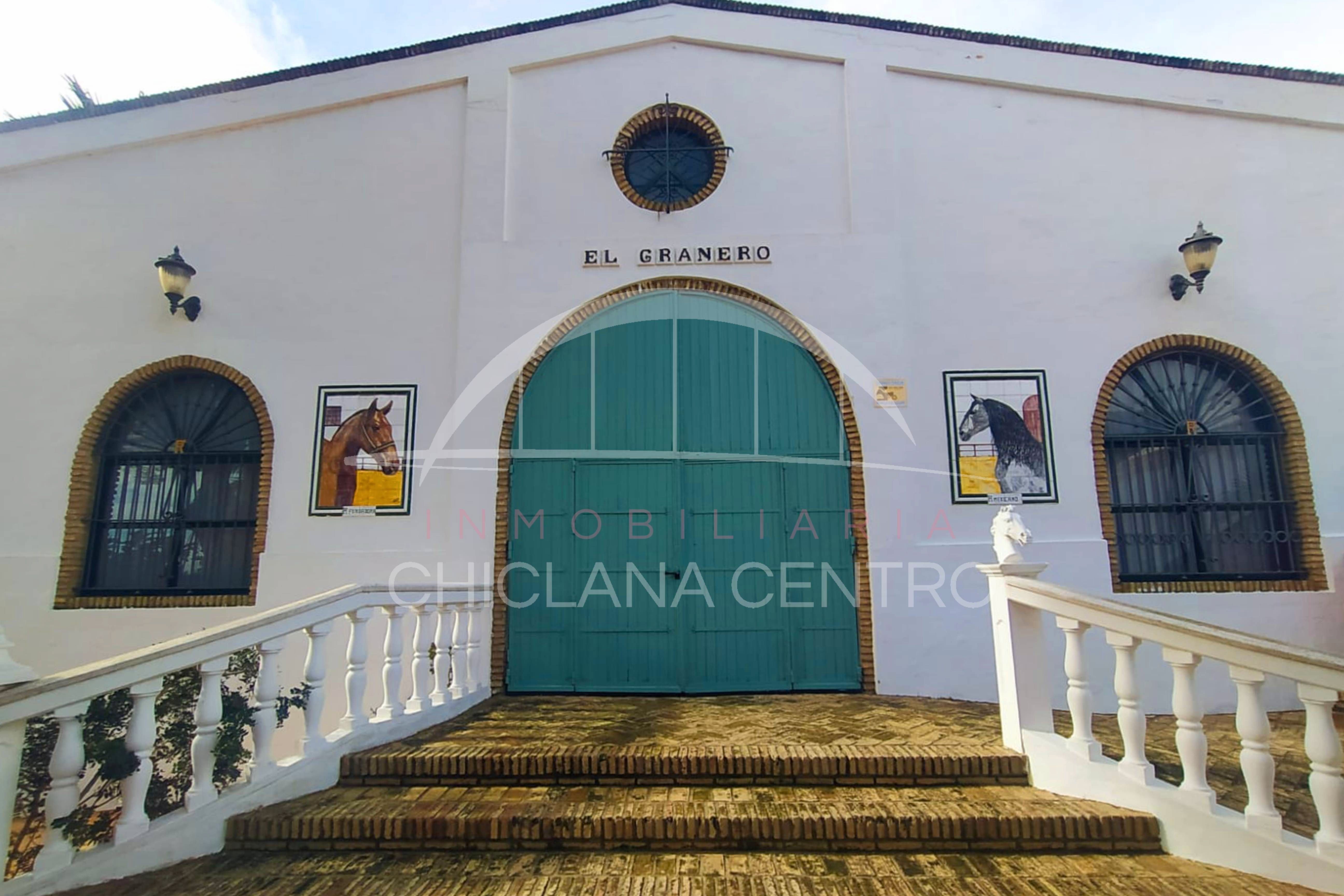 Casa o xalet en venda en Chiclana de la Frontera amb Aire condicionat, Jardí privat i Terrassa