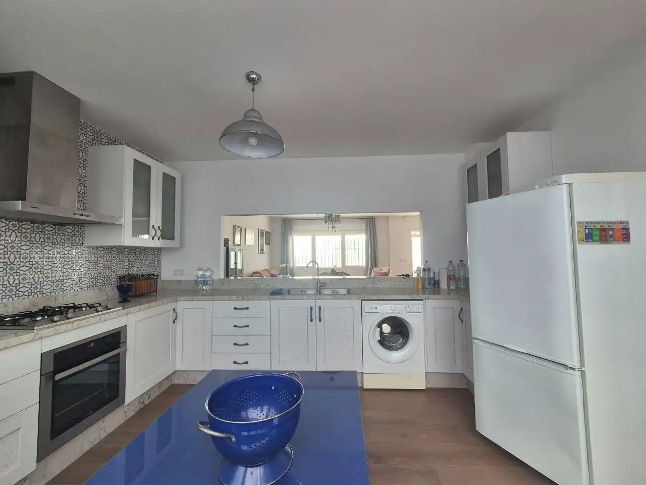Cuina de Casa o xalet en venda en Vélez-Málaga amb Aire condicionat, Terrassa i Moblat