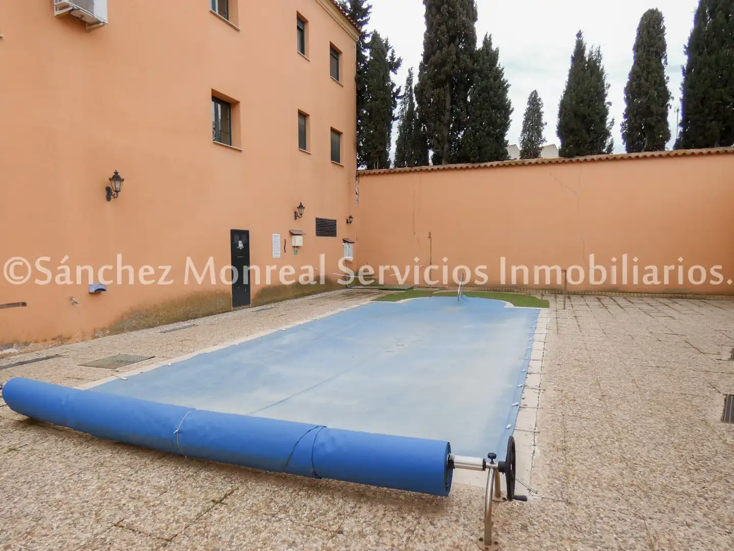 Piscina de Piso en venta en Alcázar de San Juan con Calefacción, Horno y Balcón