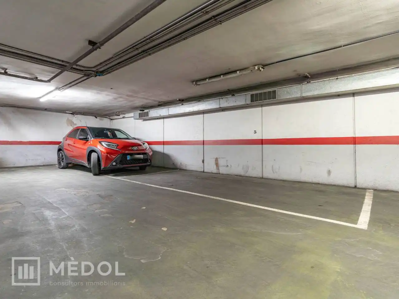 Parking de Piso en venta en Tarragona con Calefacción, Parquet y Amueblado