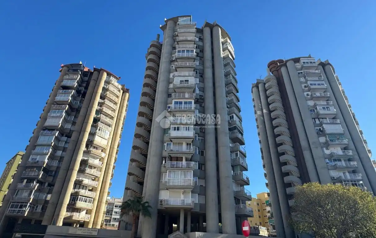 Pis amb ascensor en venda a Calle Rio Salazar
