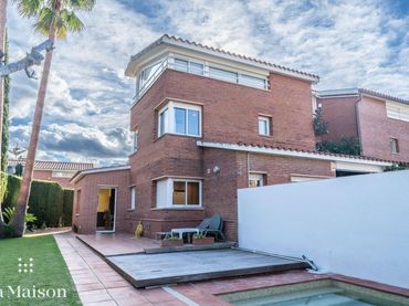 Casa con balcón en venta en Sant Vicenç platja