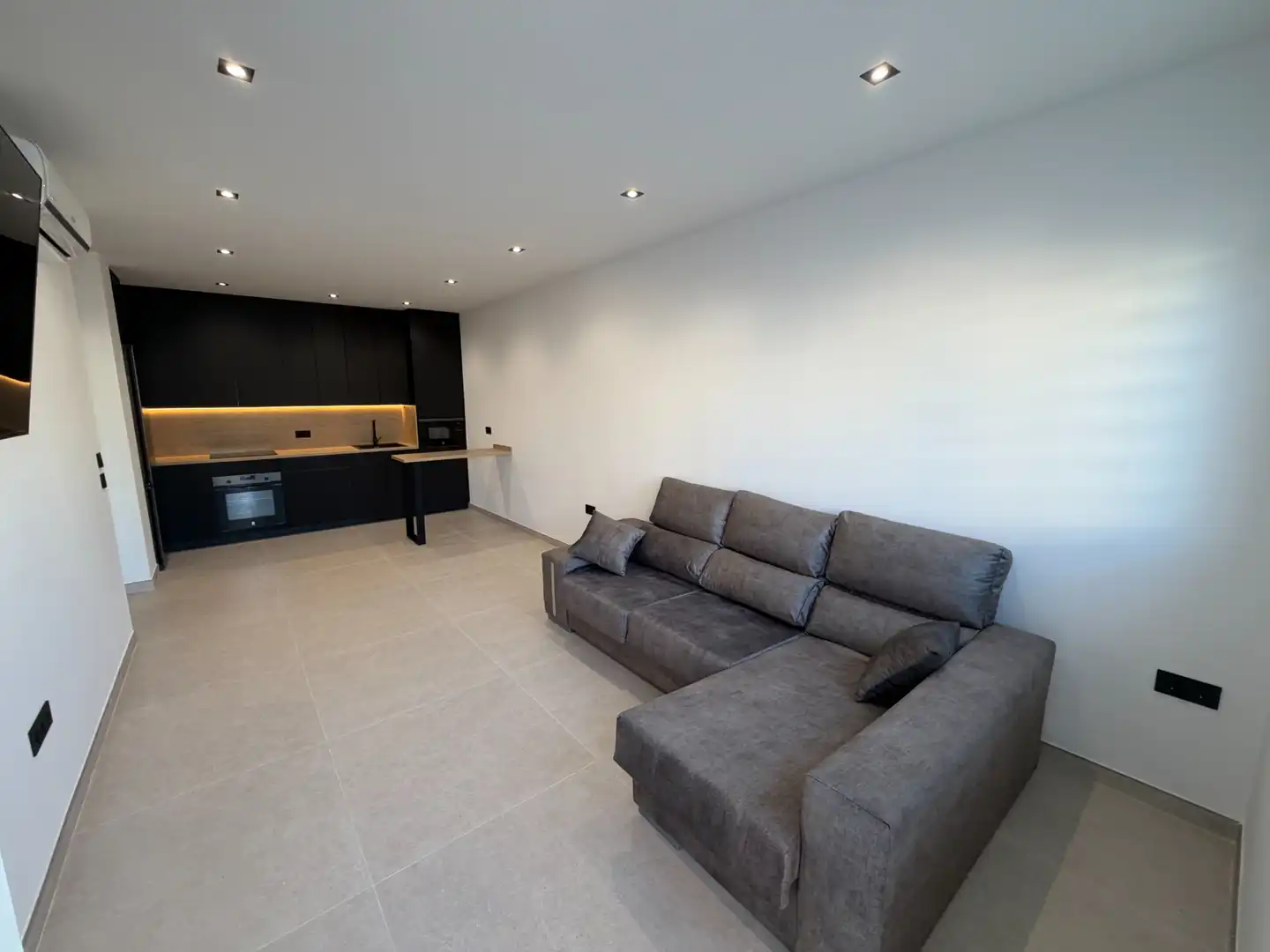 Sala d'estar de Apartament de lloguer en Aljomahima - Ermita