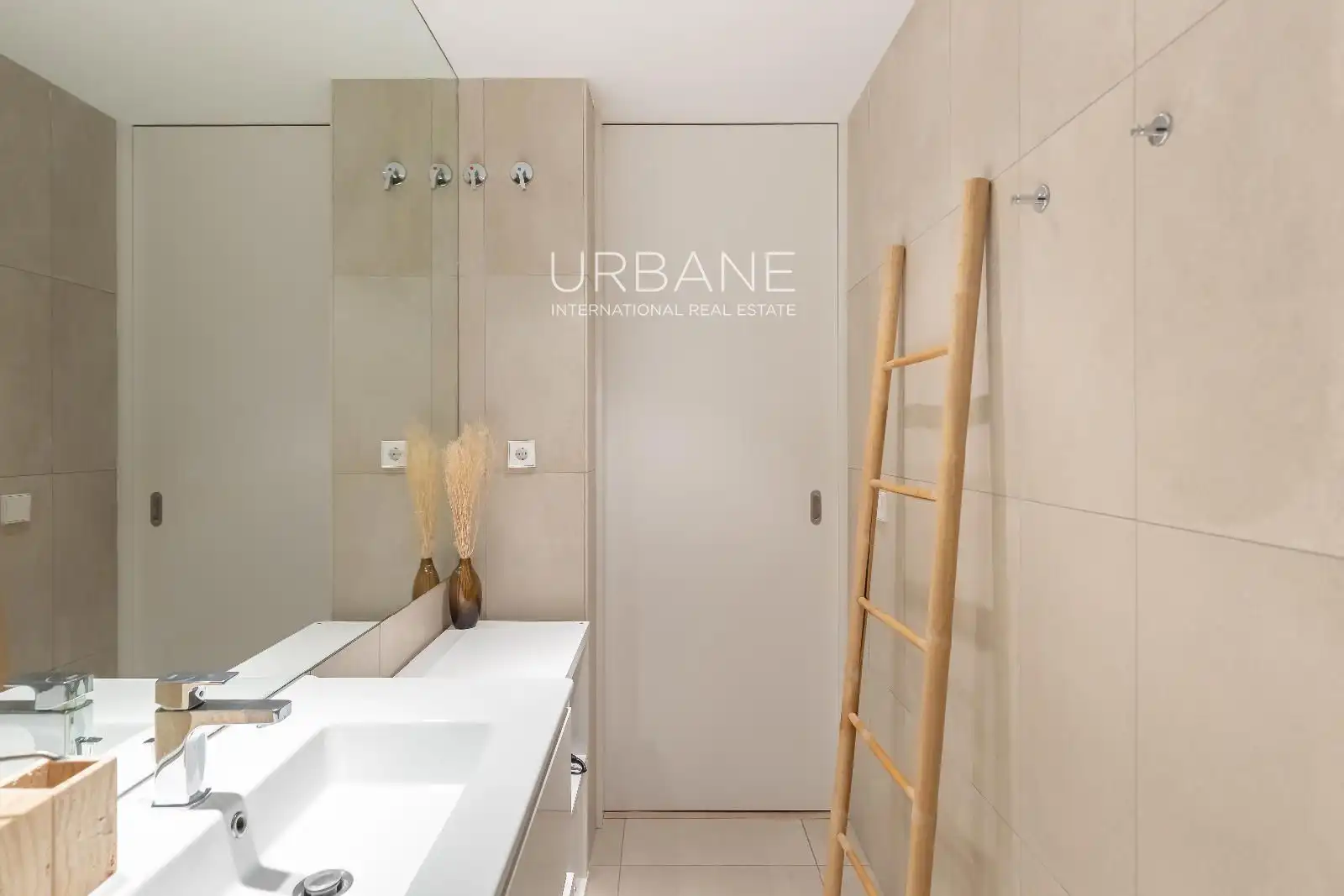 Bathroom of Flat for sale in Barcelona  with Air Conditioner, Heating and Terrace