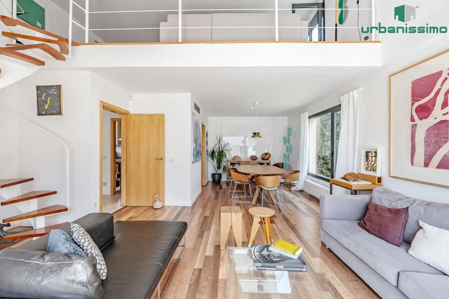 Living room of Detached homes for sale in  Madrid Capital  with Air Conditioner, Heating and Private garden