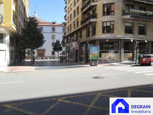 Local comercial en Alquiler en Calle Pedro Antonio Menéndez en Parque San Francisco - Uría