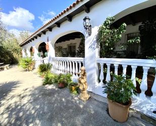 Vista exterior de Finca rústica en venda en San Martín del Tesorillo amb Jardí privat, Terrassa i Moblat