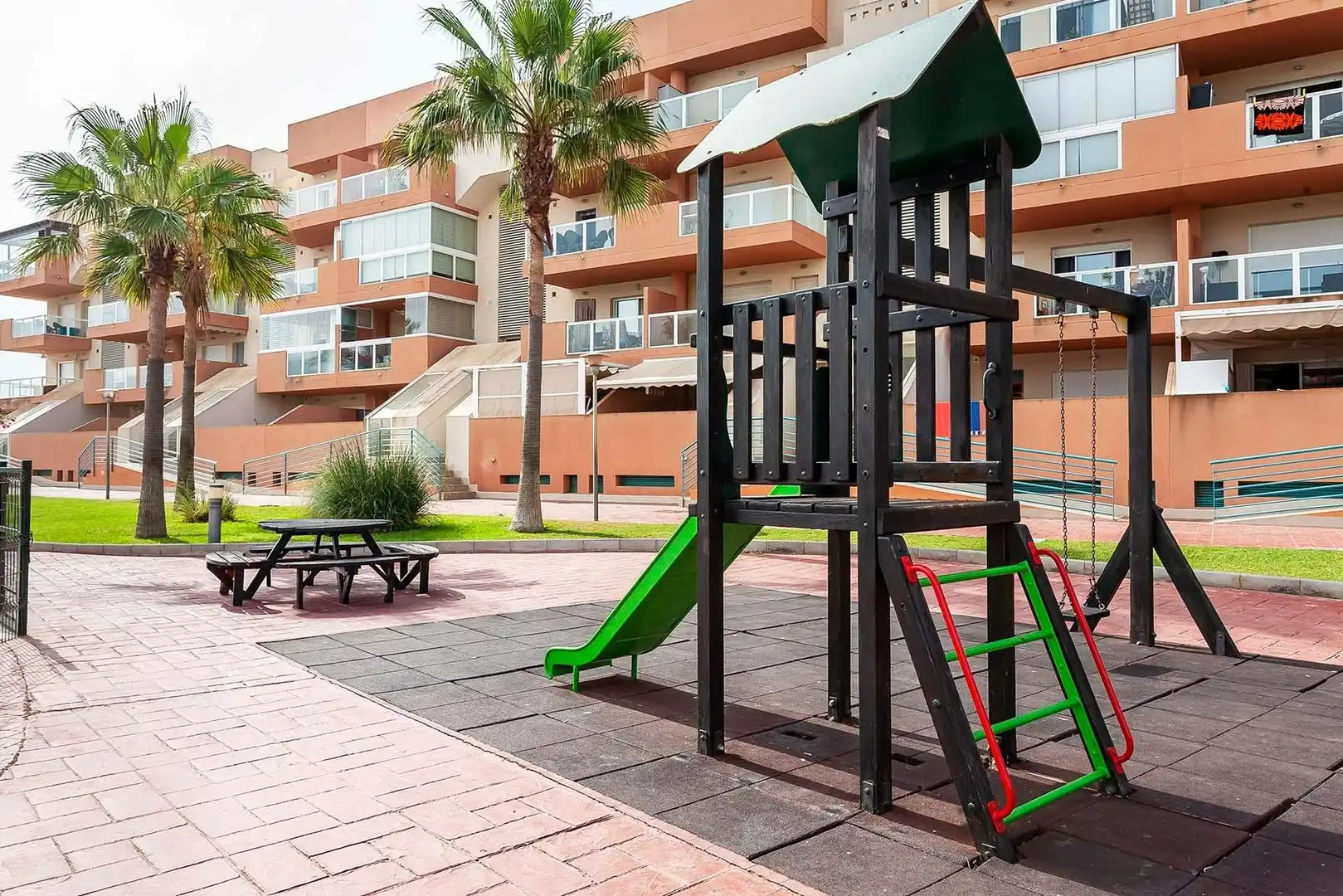 Terrassa de Pis en venda en El Ejido amb Aire condicionat, Calefacció i Jardí privat