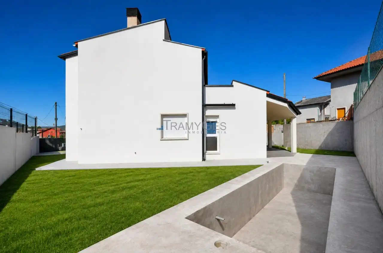 Vista exterior de Casa o chalet en venta en A Guarda   con Calefacción, Jardín privado y Terraza