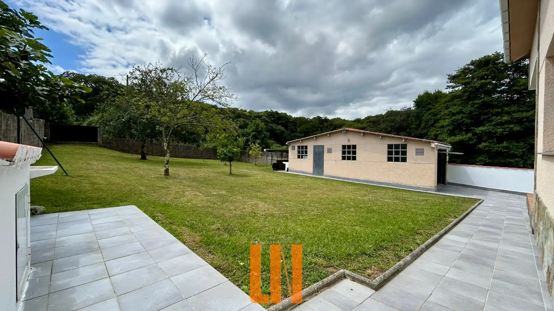 Jardín de Casa o chalet en venta en Oleiros con Calefacción, Jardín privado y Parquet