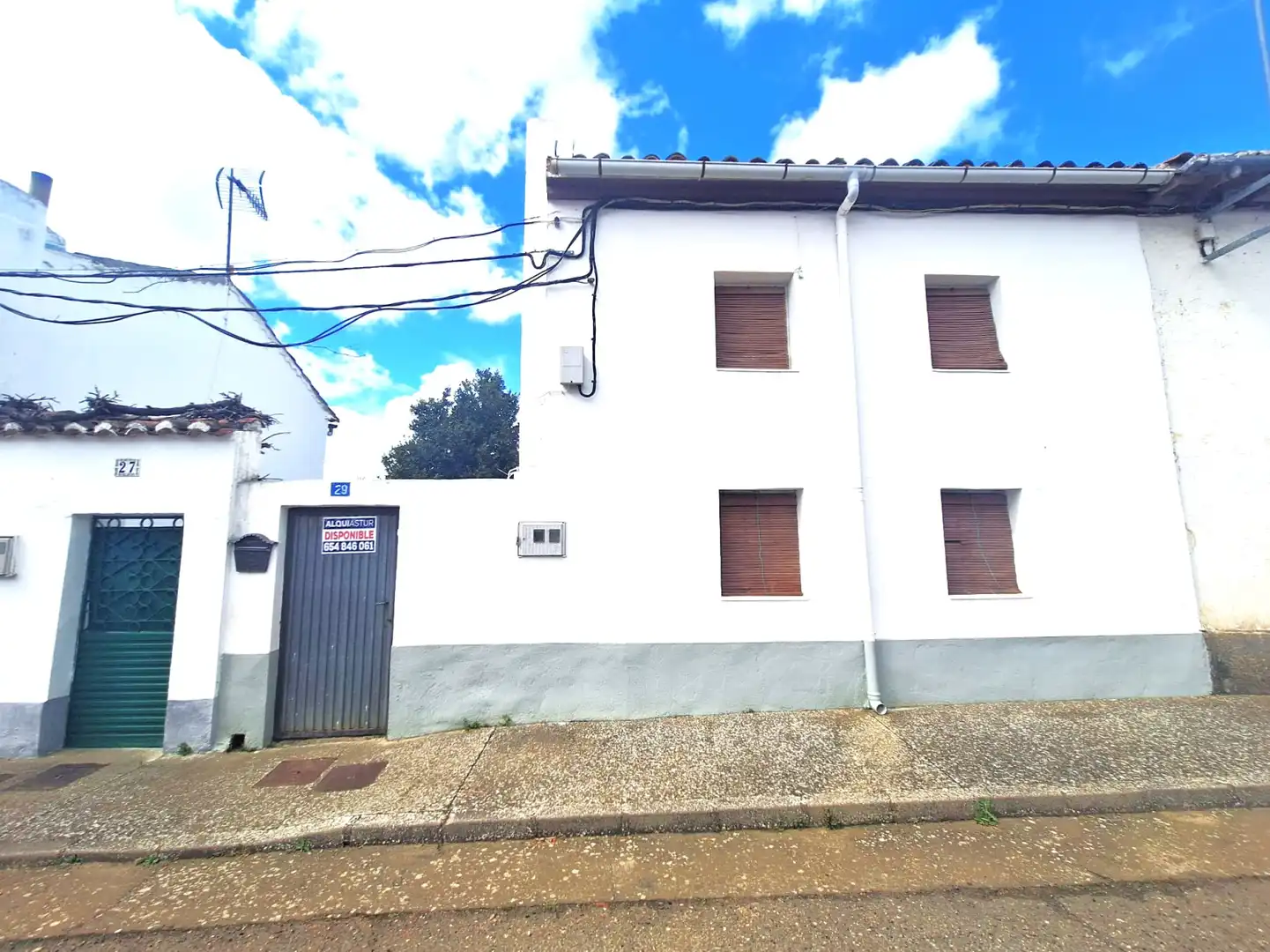 Vista exterior de Casa adosada de alquiler en Cea con Calefacción, Jardín privado y Amueblado