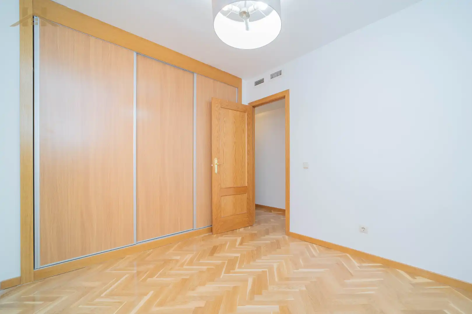 Habitación de Piso en venta en Boadilla del Monte con Aire acondicionado, Calefacción y Parquet