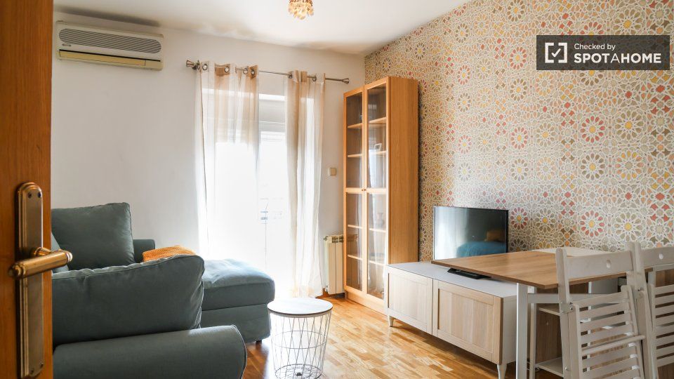 Sala d'estar de Pis de lloguer en  Madrid Capital amb Aire condicionat, Calefacció i Moblat