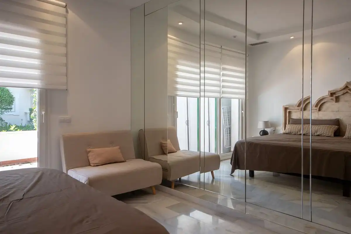 Habitación de Piso de alquiler en Marbella con Aire acondicionado, Calefacción y Amueblado
