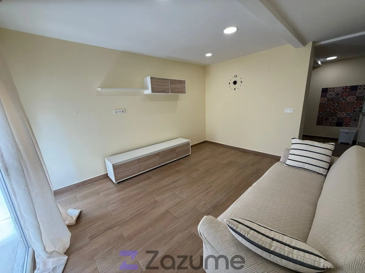 Flat for rent in Algeciras  with Air Conditioner, Parquet flooring and Furnished