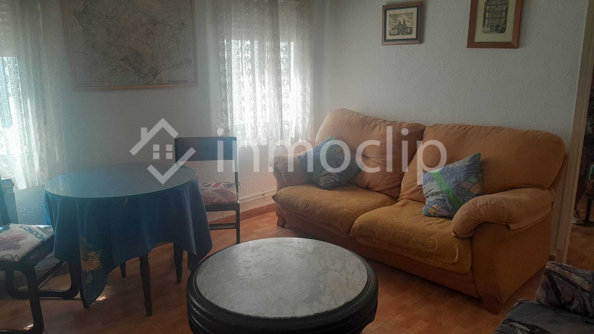 Sala d'estar de Pis de lloguer en Salamanca Capital amb Calefacció i Moblat