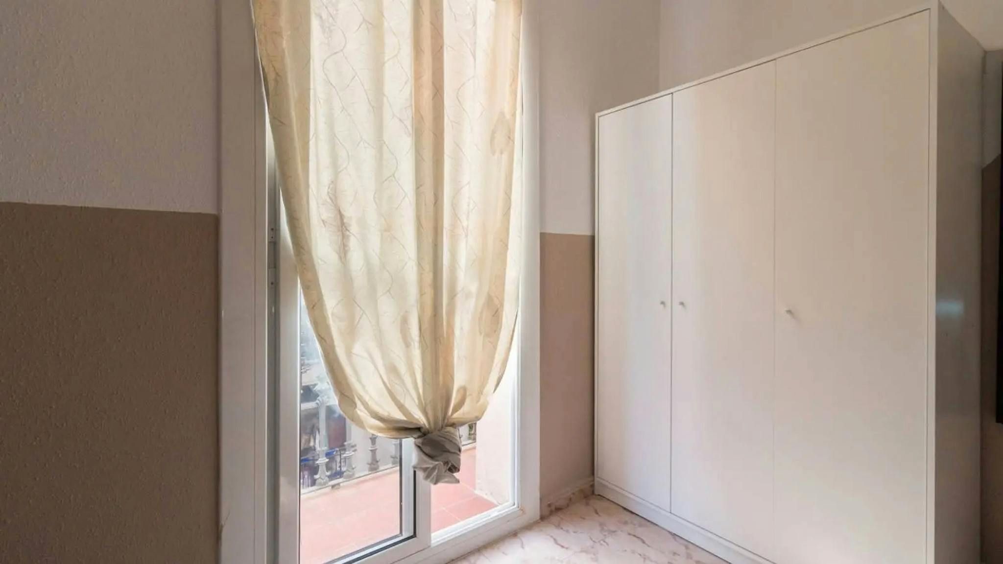 Bedroom of Flat to share in  Barcelona Capital  with Furnished and Washing machine