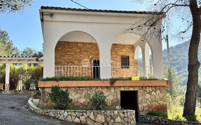 Vista exterior de Casa o xalet en venda en Sagunto / Sagunt amb Terrassa, Traster i Piscina