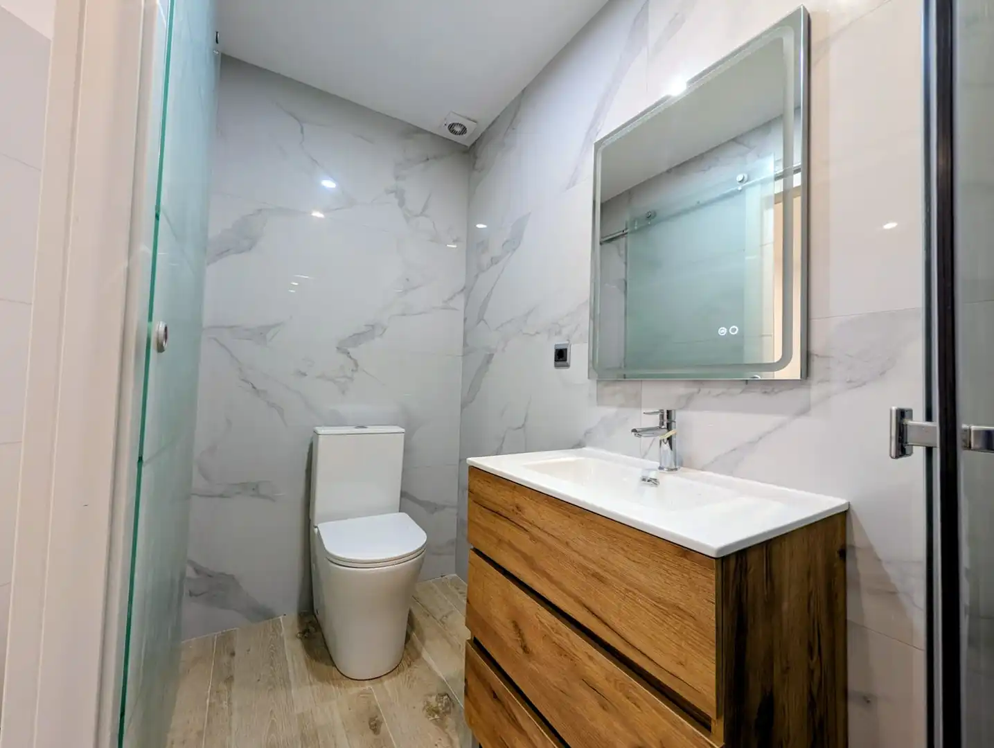 Baño de Piso en venta en Badalona con Parquet y Horno