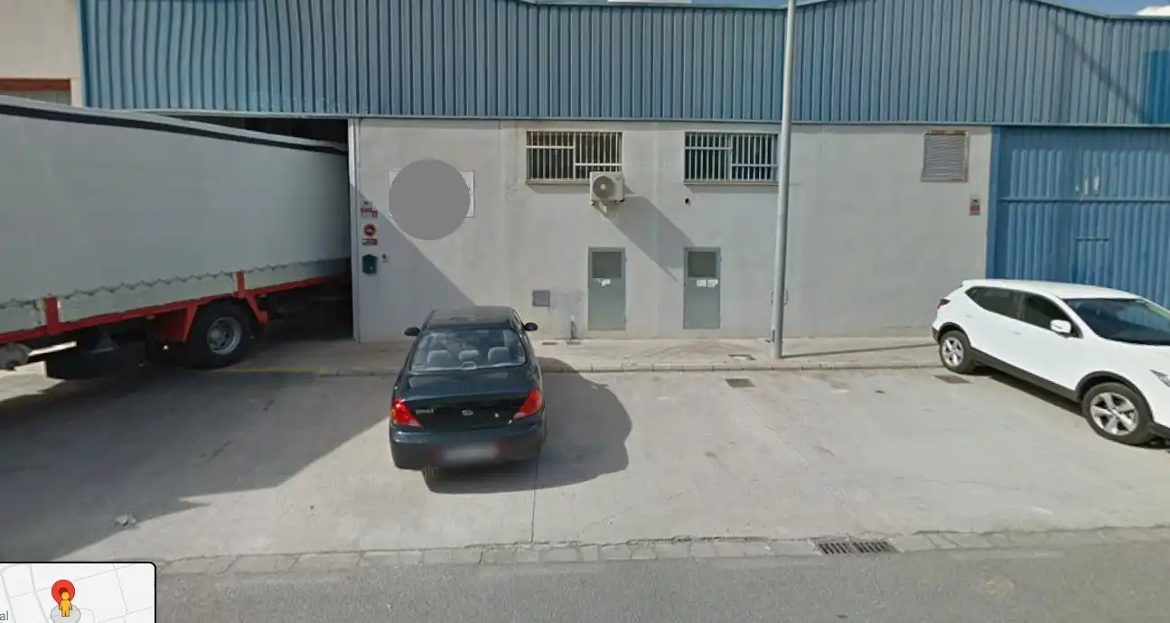 Nau industrial de lloguer a Carrer Camp de Túria