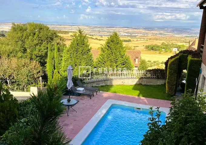Casa o chalet en venta en El Clavín - Valdeluz