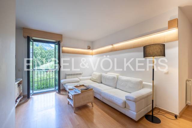 Planta baja en Venta en El Serrat  -Llorts