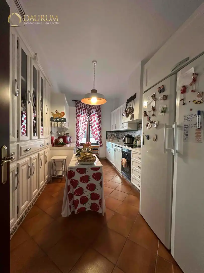 Cocina de Casa o chalet en venta en Sevilla con Aire acondicionado, Terraza y Balcón