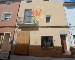 Vista exterior de Casa adosada en venda en Polinyà de Xúquer amb Terrassa