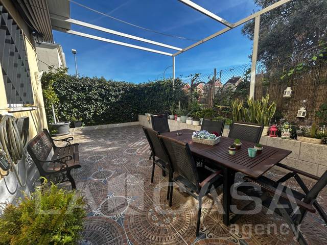 Casa adosada en Venta en Olivar de Quintos