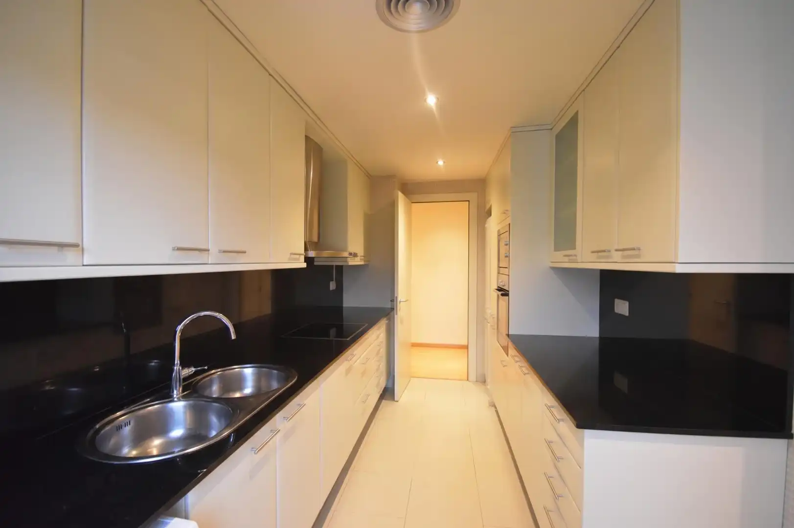 Cuina de Pis en venda en Barcelona amb Aire condicionat, Calefacció i Parquet