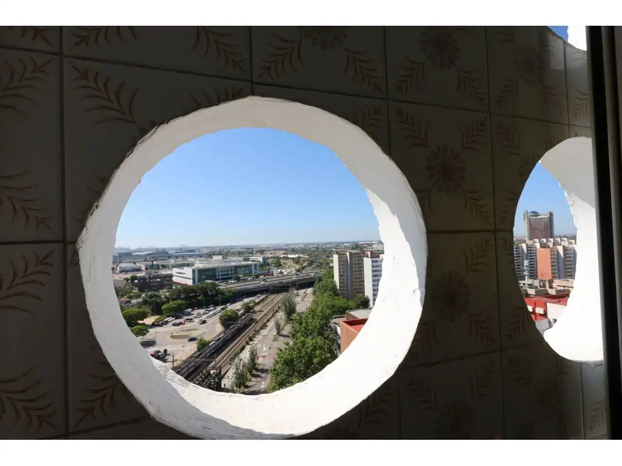 Exterior view of Flat for sale in L'Hospitalet de Llobregat  with Furnished and Balcony