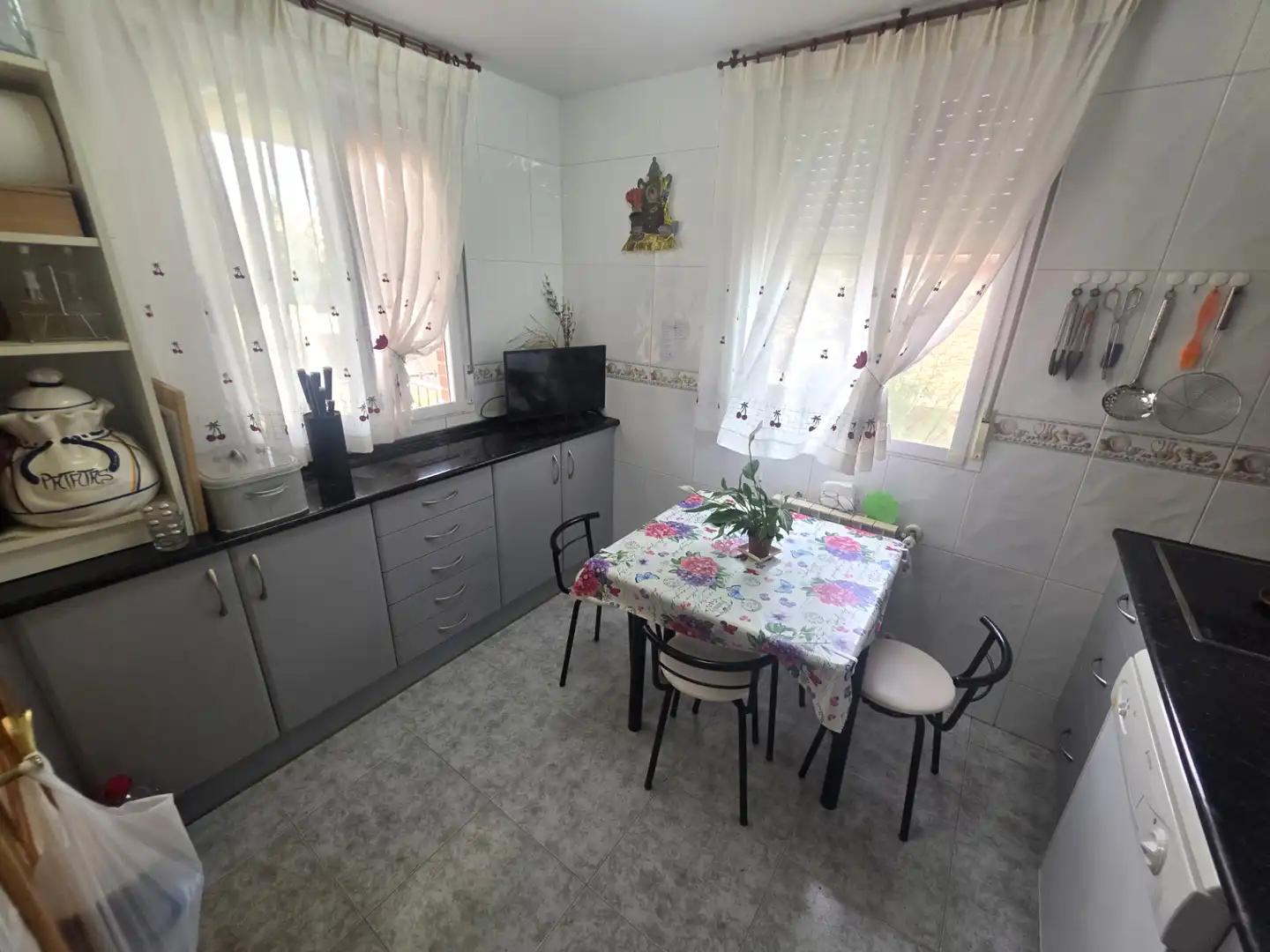 Cocina de Casa o chalet en venta en Galápagos con Calefacción, Jardín privado y Terraza