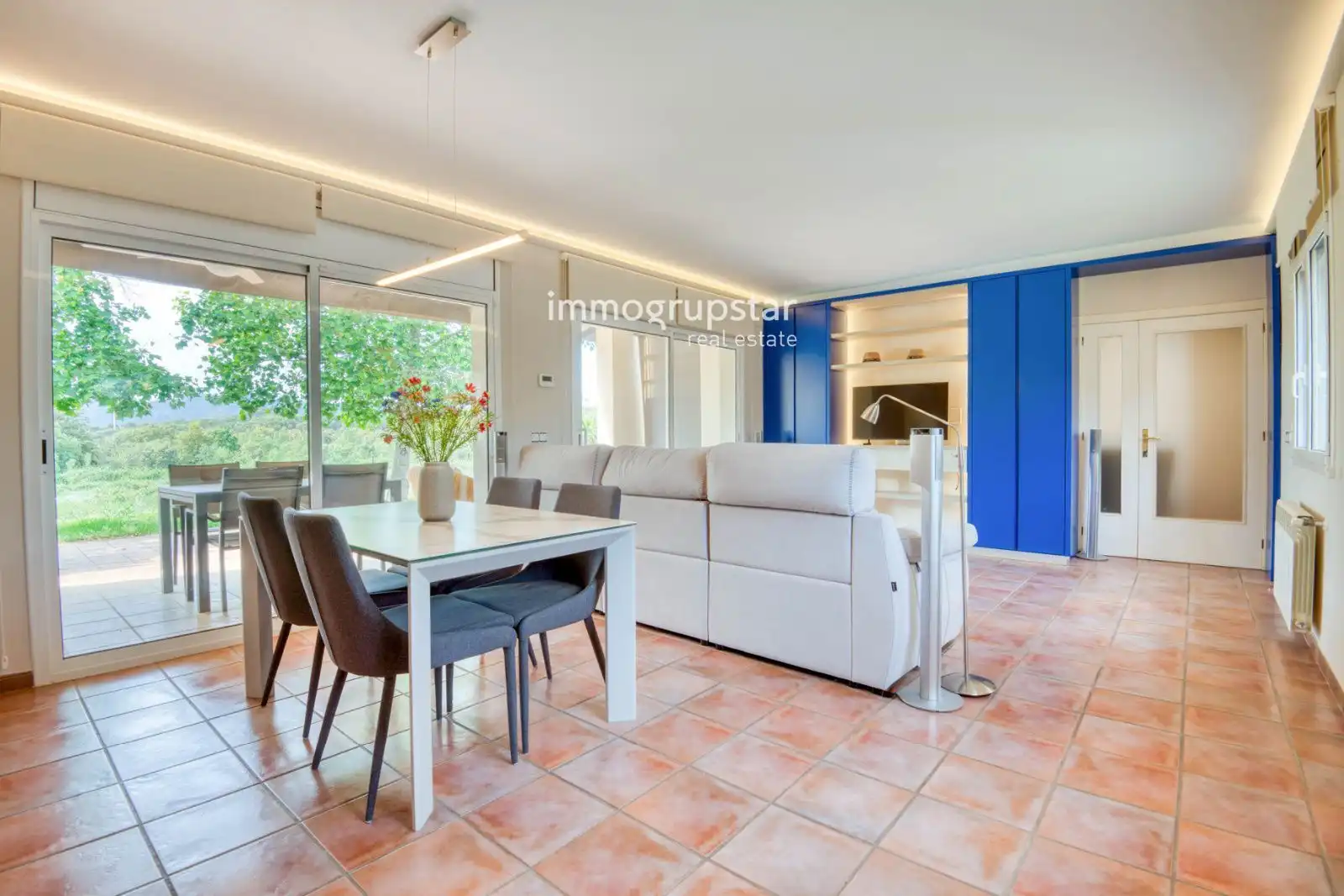 Sala de estar de Casa o chalet en venta en Santa Cristina d'Aro con Calefacción, Terraza y Piscina