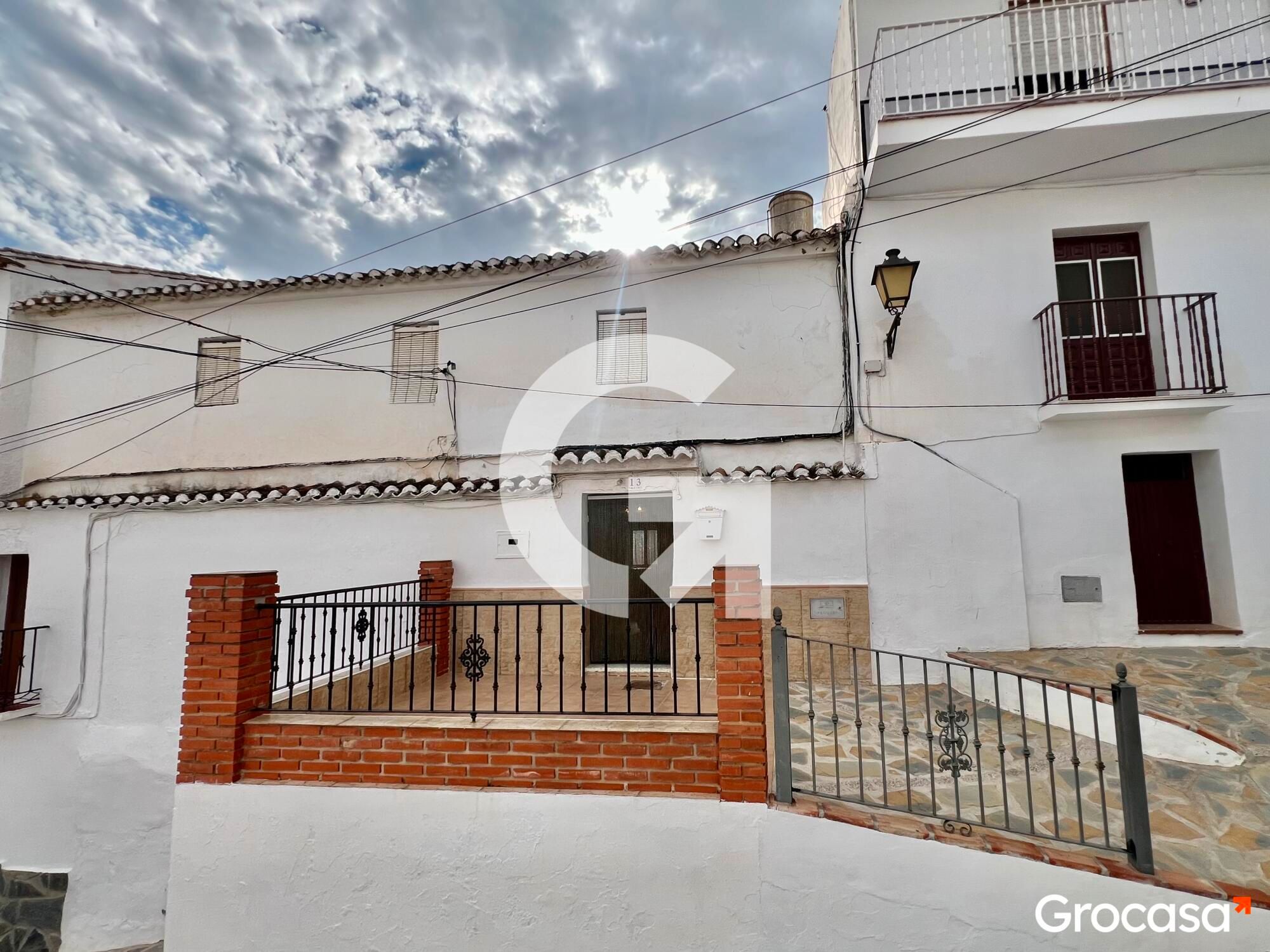 Vista exterior de Casa adosada en venta en Almáchar con Trastero
